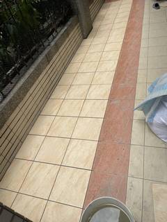 高雄貼地磚