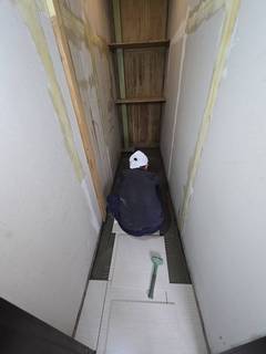 高雄貼地磚