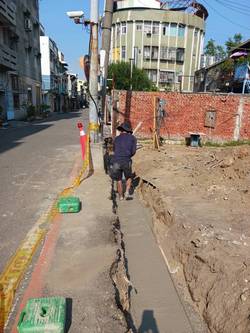 高雄整地工程 鋼筋板模 混泥土灌漿擋土牆